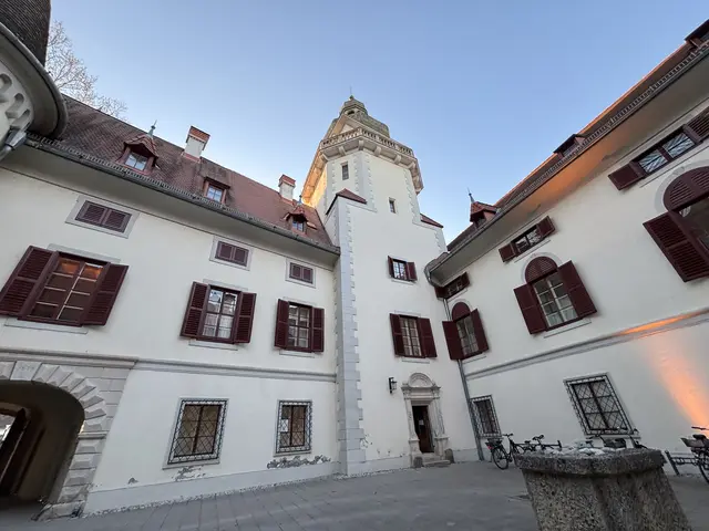 Schloss Tribuswinkel ist nicht nur der Ort der Aufführung sondern auch Teil der Handlung. | Foto: Mirjam Preineder