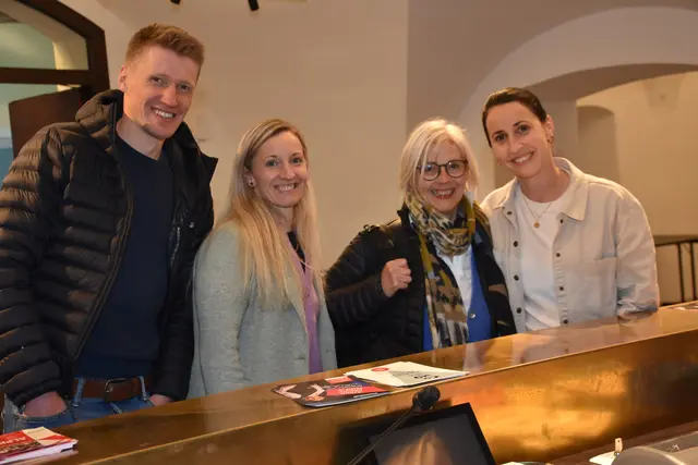 Die gebürtige Dimbacherin Claudia Reithner und kernölverliebte Steirerin feierte im Stadttheater Grein ihre gelungene OÖ-Premiere mit jeder Menge Humor, Austropopp Parodien und purer Bühnenpower mit Tiefgang. | Foto: Robert Zinterhof