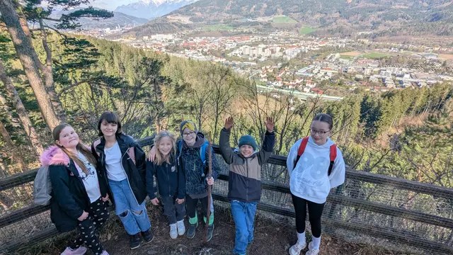 Die Wanderroute verlief über die Pampichlerwarte und das ehemalige Gasthaus hin zur Massenburg. | Foto: VS Leoben-Stadt