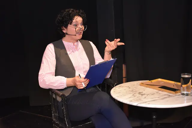 Die gebürtige Dimbacherin Claudia Reithner und kernölverliebte Steirerin feierte im Stadttheater Grein ihre gelungene OÖ-Premiere mit jeder Menge Humor, Austropopp Parodien und purer Bühnenpower mit Tiefgang. | Foto: Robert Zinterhof