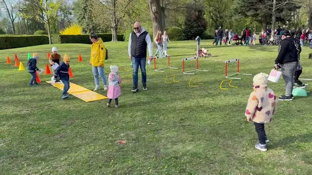 Neben der Ostereiersuche gab es auch umfangreiches Rahmenprogramm.  | Foto: Familienzentrum Kiki