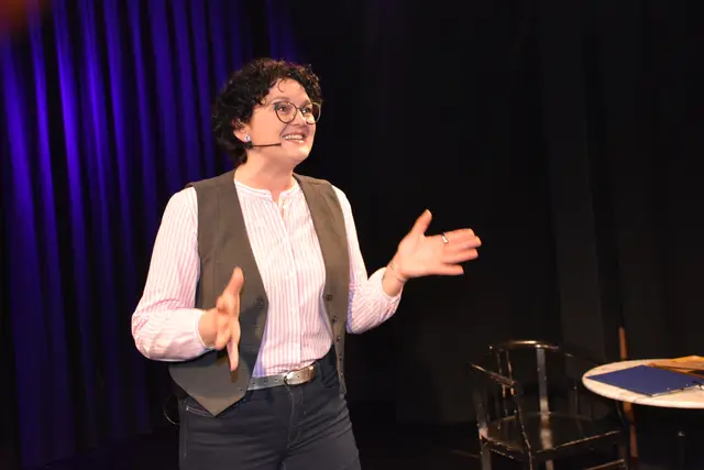 Die gebürtige Dimbacherin Claudia Reithner und kernölverliebte Steirerin feierte im Stadttheater Grein ihre gelungene OÖ-Premiere mit jeder Menge Humor, Austropopp Parodien und purer Bühnenpower mit Tiefgang. | Foto: Robert Zinterhof