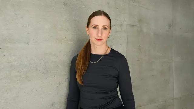 Jungautorin Julia Pustet präsentiert ihren Debütroman im Seehotel Einwaller. | Foto: Bernhard Aichner