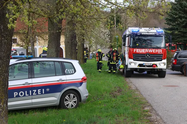 Ein Traktor der Marke John Deere brannte in Krenglbach vollkommen aus. | Foto: laumat.at