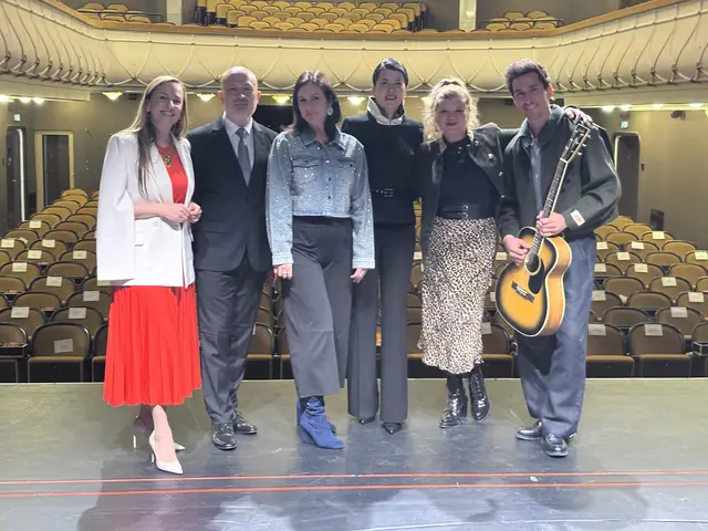 Maria Großbauer, Gernot Schedlberger, Katharina Schick, Zoryana Kushpler, Elena Schwarz und Luke Andrews. | Foto: Schauer