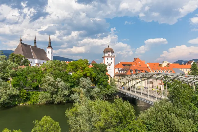 Durch die Verknüpfung mit großen regionalen Veranstaltungen sowie Sommer- und Winterfreizeitangeboten sollen saisonale Schwankungen ausgeglichen und die durchschnittliche Aufenthaltsdauer der Gäste in der Region erhöht werden.
 | Foto: Foto Freisinger