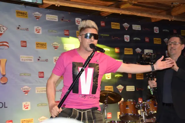 Brachte mit seinem Après-Ski-Hit "Auffe aufn Berg" die Tenne zum Kochen: Matty Valentino | Foto: MeinBezirk/Christoph Schneeberger