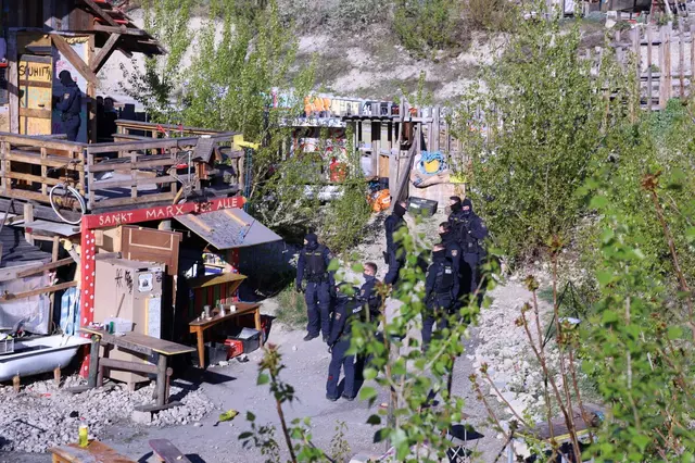 Gelände in St. Marx bei Großeinsatz von Polizei geräumt