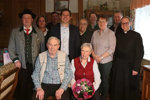 Glückwünsche zum 80. Geburtstag in Gresten-Land: Jubilarin Edeltraud Rechberger (v.r.) mit ihren Gratulanten | Foto: NÖs Senioren