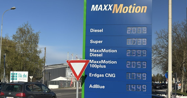 Diesel kostet derzeit um die 2 Euro und Benzin rund 1,7 Euro in Kärnten.  | Foto: MeinBezirk/Stephan Fugger