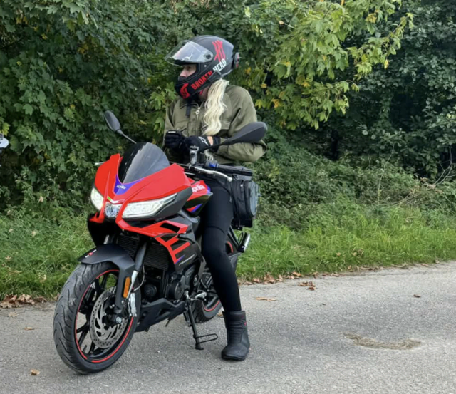 Marlene Burger hat seit Juni des Vorjahres rund 3.300 Kilometer am Motorrad gesammelt. | Foto: Markus Kahrer