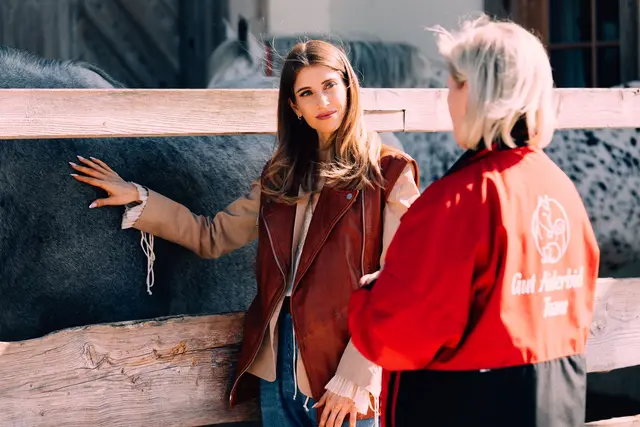 Cathy Hummels besucht Gut Aiderbichl in Henndorf