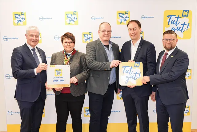 Landesrat Anton Kasser, Stv. Küchenleiterin Monika Pruckner, Küchenleiter Martin Steinkellner, GF der Gesundheit Mostviertel GmbH Mag. (FH) Martin Kaiser, „Tut gut!“-Geschäftsführer Erwin Zeiler | Foto: MS-Fototeam | Martin Mathes