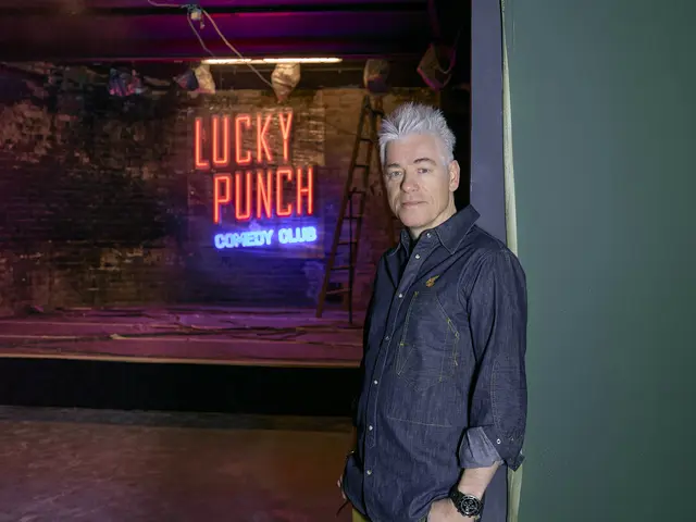 Michael Mittermeier eröffnet den „Lucky Punch Comedy Club“ in Café Prückel. | Foto: Markus Wache