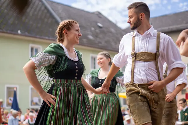 Alljährliches Pfingsttanz-Spektakel in Pichl bei Wels