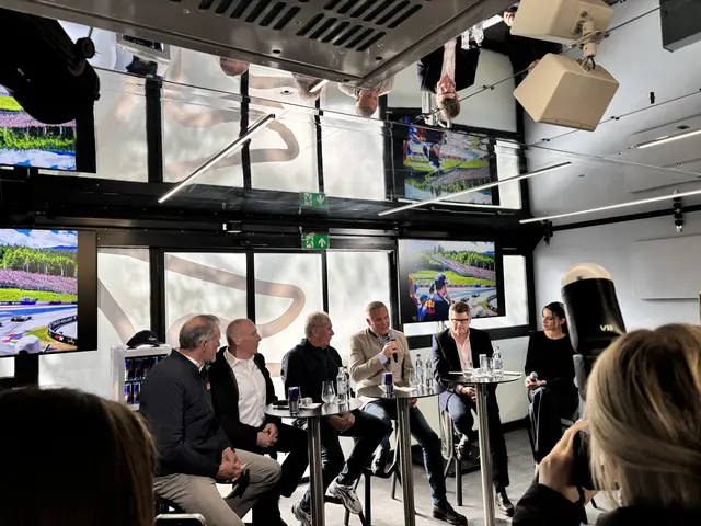 Der steirische Landeshauptmann Mario Kunasek betonte die Bedeutung des Motorsports für den Arbeitsmarkt und die regionale Wertschöpfung.  | Foto: MeinBezirk/Astrid Moder