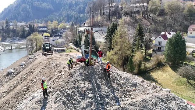 Offizieller Name und neues Gipfelkreuz für den Hausberg