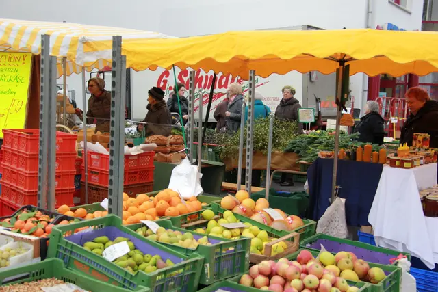 Frisches Obst und Gemüse direkt vom Wochenmarkt.