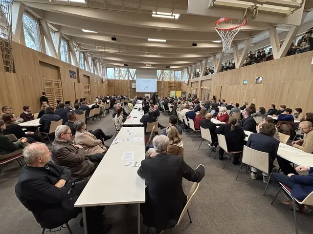 Der neue Turnsaal war zur Eröffnung voll. | Foto: MeinBezirk/Seebacher