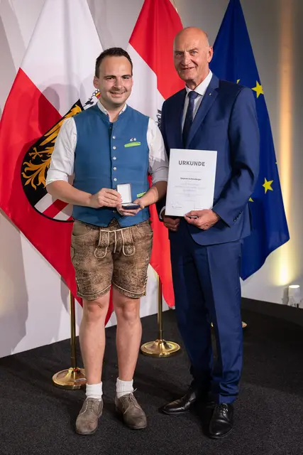Landesrat würdigt Stephan Eichelsberger für Einsatz bei Jugend