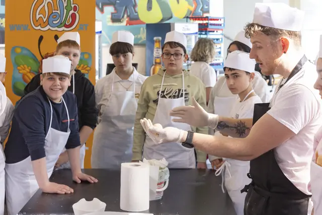 Lernen mit allen Sinnen: Die Stationen luden zum Ausprobieren, Staunen und Entdecken ein. | Foto: Charly Lair