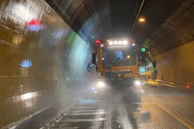 Wartungs- und Reinigungsarbeiten im Schönbergtunnel. | Foto: Land Salzburg/Melanie Hutter