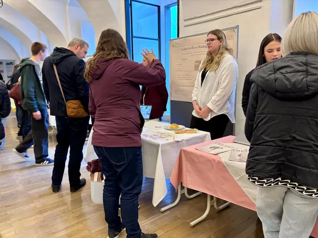 Im Kunsthaus Horn wurde der Abend zum Treffpunkt junger Ideen und frischer Projekte. | Foto: Markus Kahrer