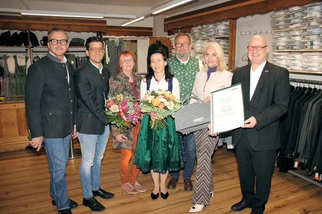 Jubläum in Köflach (v. l.): Helmut Linhart, Lukas Kalcher, Eveline Rudres, Andrea Kiegerl, Klaus Kiegerl, Riki Vogl und Peter Sükar | Foto: Cescutti