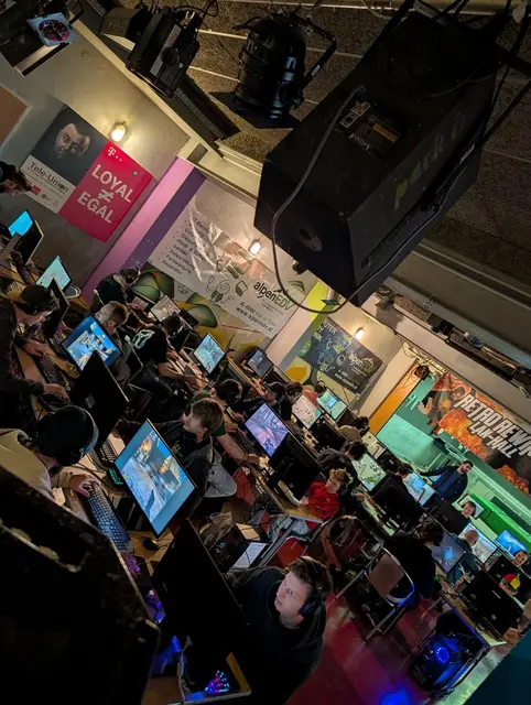 Teilnehmer der Retro Rewind LAN Party in Hall in Tirol tauchten für ein Wochenende in klassische Gaming-Welten ein. | Foto: Symbolbild (Pixabay)