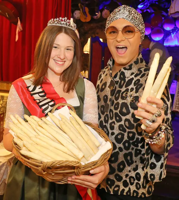 Spargelkönigin Carolina I, Julian F.M. Stoeckel | Foto: Conny de Beauclair