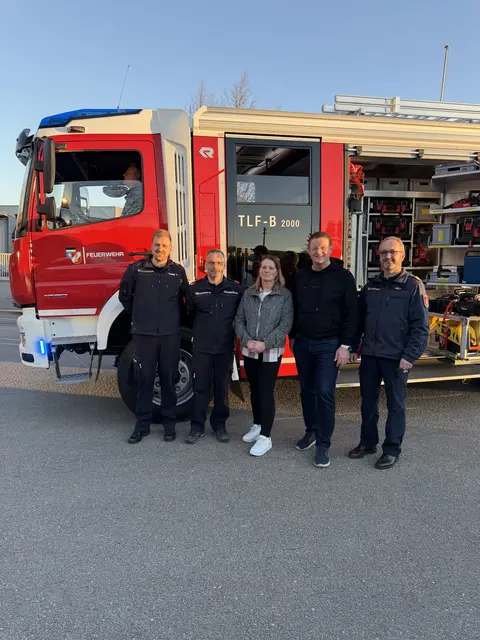 Feuerwehr Lambrechten begrüßt neues Tanklöschfahrzeug
