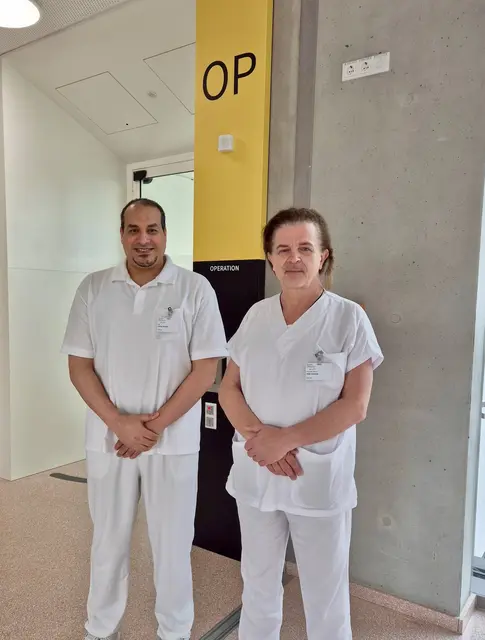 Operateur und Primar nach der gelungenen Operation: Oberarzt Fahmy Khattab und Primarius Peter Kornprat | Foto: Gesundheit Burgenland