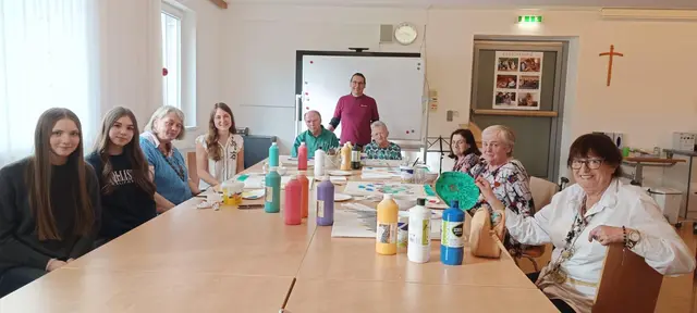 Kreativer Nachmittag im Landespflegezentrum Christkindl