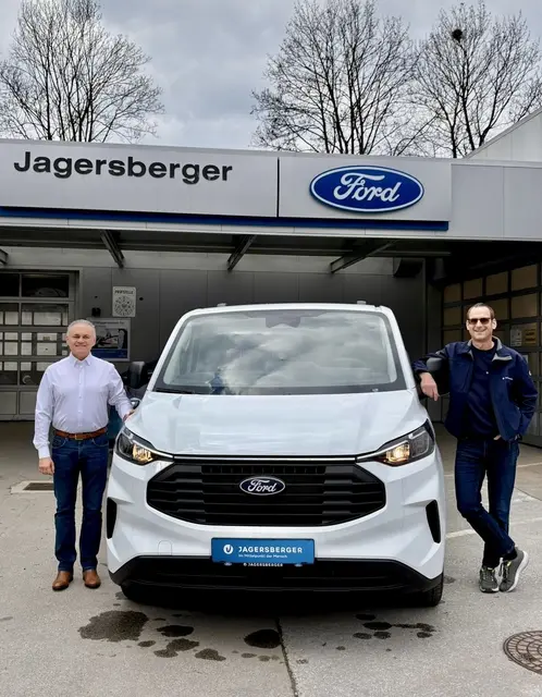 Die Nutzfahrzeugprofis Andreas Köck und Herbert Mauerhofer (v. l.) stehen in Weiz für Beratungen zu Ford bereit. | Foto: Jagersberger