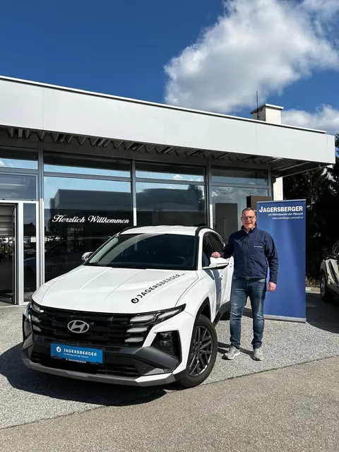 Im Autozentrum Jagersberger in Gleisdorf hält Hyundai-Experte Manuel Triebl ein Schnäppchen bereit. | Foto: Jagersberger