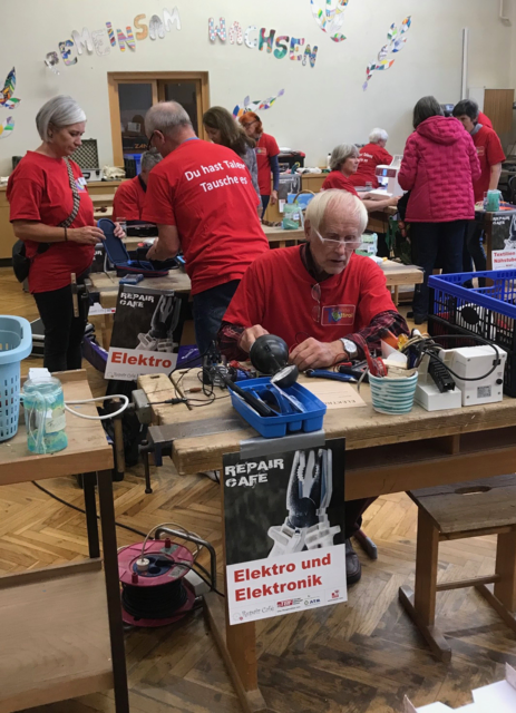Die nächste Chance, kaputte Dinge reparieren zu lassen, gibt es in der Mittelschule Egger Lienz am Samstag, 18. April 2026 von 14 bis 17 Uhr. | Foto: Osttiroler Talentetauschkreis