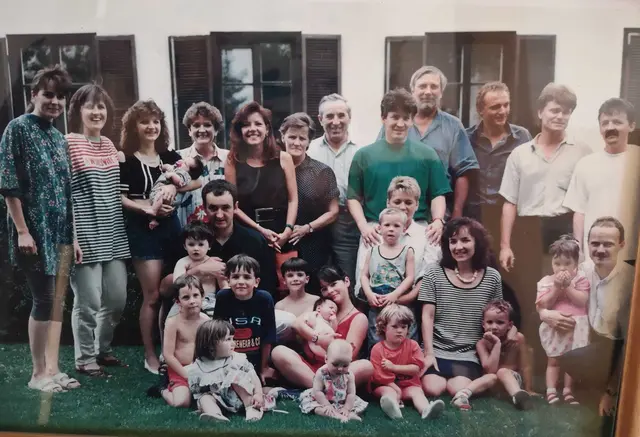Aloisia und Adolf Gruber mit Kindern, Schwiegerkindern und Enkeln. | Foto: Familie Gruber/Rois
