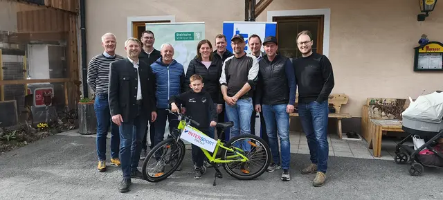 Von links nach rechts: GR Ing. Bernd Skacel, Bgm. Johannes Rauter, Mag. Walter Prodinger, Martin Umundum, Paul Hartenberger, Christine Hartenberger, Mathias Landschützer, Dieter Soukup, GR Bernhard Dröscher, GR Herbert Dröscher, Ing. Martin Gruber
 | Foto: Rauter