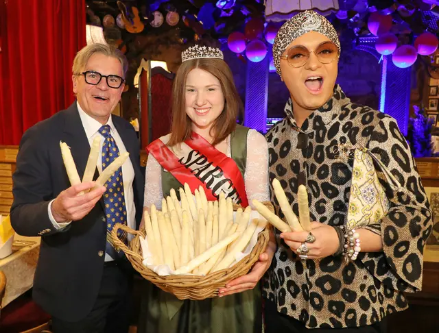 Julian Stoeckel krönt Spargelkönigin – wird er der Prinz im Marchfeld?