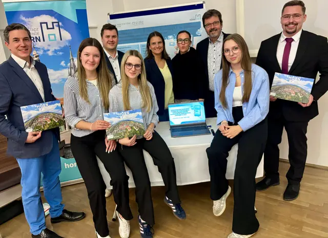 Die Themen der Diplomarbeiten waren bunt gemischt und reichten von Bitcoin über Schönheitsideale bis hin zu Schwangerschaft. | Foto: Markus Kahrer