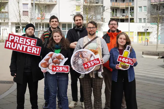 Franz-Josef Windisch-Graetz, David Lindenthal, Lena Coufal, Alwin Baier, Michael Doblmair, Jonas Kraft und Maria Kaltenbrunner (v.l.). | Foto: KPÖ