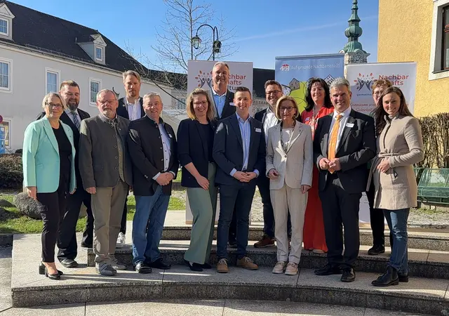 Ein Gruppenfoto mit den Vertretern aus den Bezirken Horn und Waidhofen. | Foto: NLK Pfeiffer