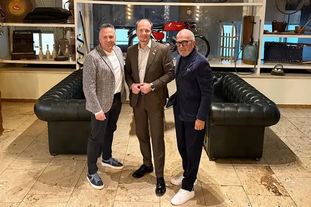 Nikolaus Huter, Bgm. Johannes Anzengruber, Arthur Bellutti | Foto: Bellutti/Huter