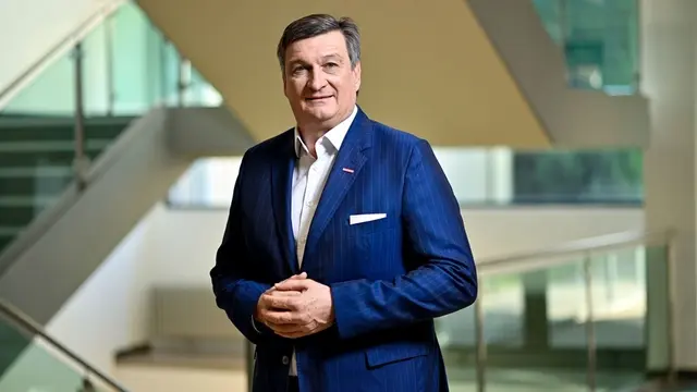 "Eine Senkung der Lohnnebenkosten sowie ein konsequenter Abbau bürokratischer Hürden sind entscheidend, um die Belastungen durch hohe Energie- und Rohstoffpreise abzufedern", betont WK-Präsident Jürgen Mandl. | Foto: WKK/Helge Bauer