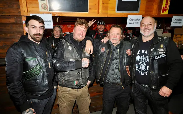 Crusader-Biker eröffneten Saison mit Heurigen