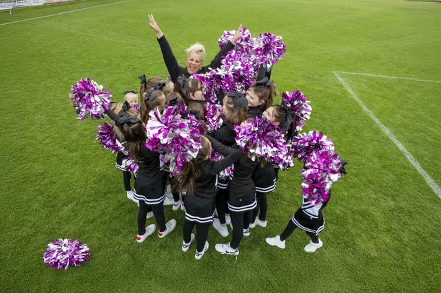Die Cheerleader in Aktion. | Foto: BSK 1933
