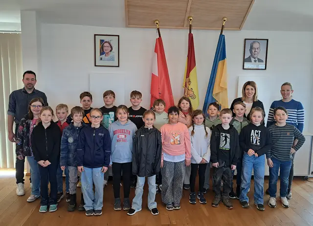 Dritte Klasse Volksschule besucht Bürgermeister