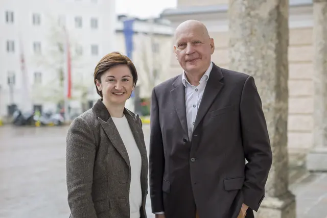 Landeshauptfrau-Stellvertreterin Marlene Svazek und Hannes Üblagger (Wolfsbeauftragter des Landes Salzburg) | Foto: Land Salzburg/Neumayr/Leopold