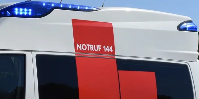 45-Jähriger verletzt sich bei Arbeiten mit Kappsäge schwer