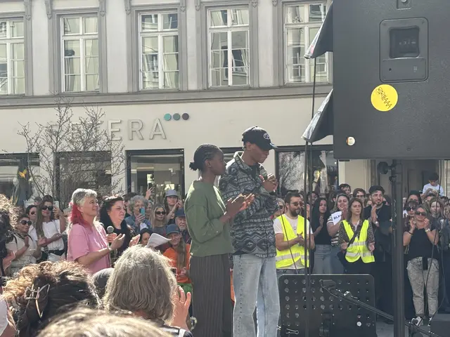 Victoria und Joseph Oshakuade auf der Bühne. | Foto: MeinBezirk Innsbruck